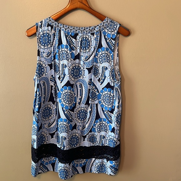 Sleeveless Tunic - Picture 3 of 3